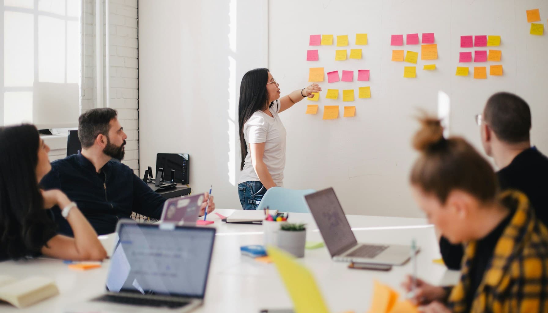 Como Usar IA para Resumir Reuniões e Economizar Tempo